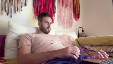 Im Julian  all cum shot videos here    online show from October 13, 3:34 pm