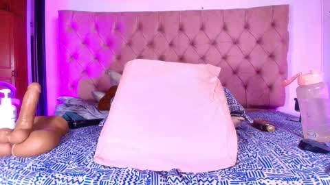 Diane online show from February 2, 10:17 pm