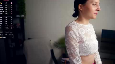 Elwyna online show from November 11, 6:46 am