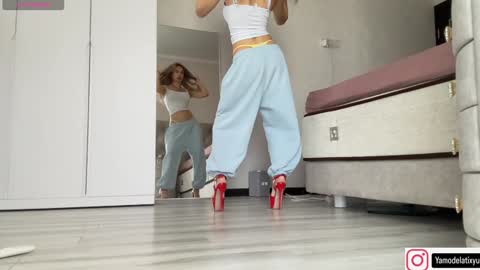 Snapshot of diffgirls chatting on September 14, 9:19 am Tanya online show from September 14, 9:19 am