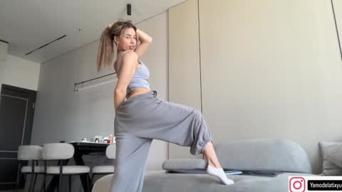 Snapshot of diffgirls chatting on October 29, 9:44 am Tanya online show from October 29, 9:44 am