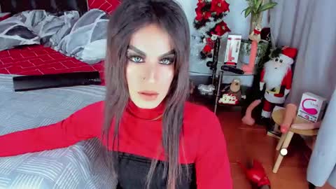 Snapshot of difiortiffany chatting on December 24, 2:10 am difiortiffany online show from December 24, 2:10 am