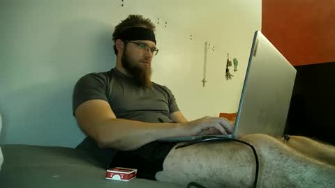 Snapshot of dikdowndaddy chatting on December 3, 7:54 am Daddy online show from December 3, 7:54 am