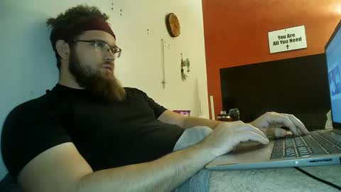 Snapshot of dikdowndaddy chatting on December 23, 6:11 am Daddy online show from December 23, 6:11 am