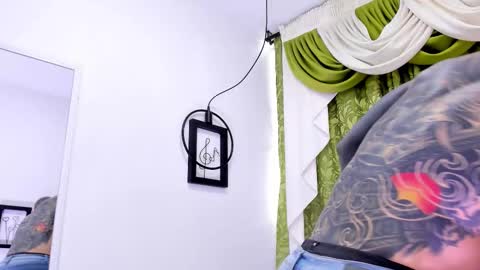 dilan_scootk_ online show from October 7, 7:22 pm