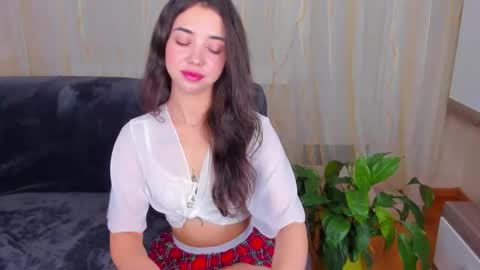 Snapshot of dilara_a chatting on December 18, 2:45 pm Dilara online show from December 18, 2:45 pm