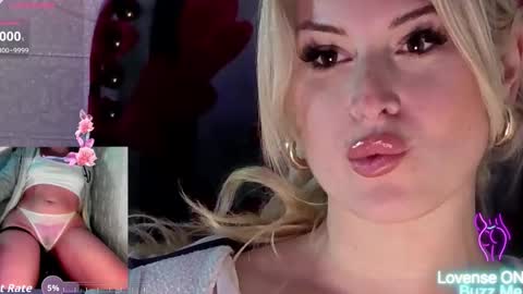 Maria online show from December 1, 8:25 pm