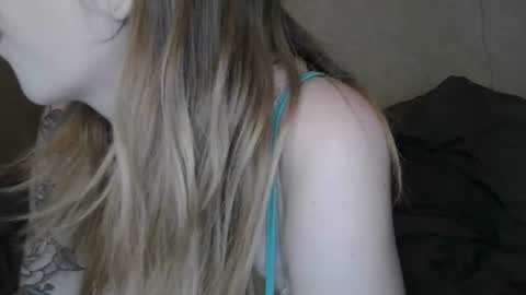 Snapshot of dimepiecexxx chatting on February 19, 11:06 am Sofie online show from February 19, 11:06 am