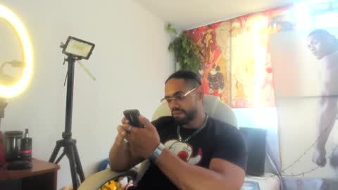 Snapshot of dimitry_muscle chatting on December 4, 8:40 pm dimitry kyle mucle online show from December 4, 8:40 pm