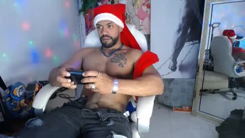 Snapshot of dimitry_muscle chatting on December 7, 1:25 am dimitry kyle mucle online show from December 7, 1:25 am