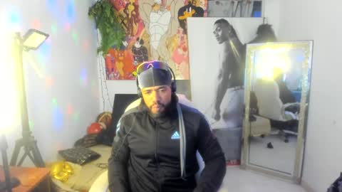 Snapshot of dimitry_muscle chatting on December 10, 11:40 pm dimitry kyle mucle online show from December 10, 11:40 pm