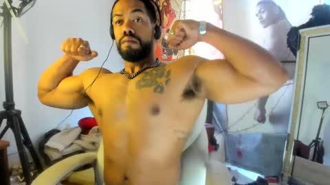 Snapshot of dimitry_muscle chatting on December 13, 4:05 pm dimitry kyle mucle online show from December 13, 4:05 pm