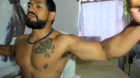 Snapshot of dimitry_muscle chatting on December 26, 4:04 pm dimitry kyle mucle online show from December 26, 4:04 pm