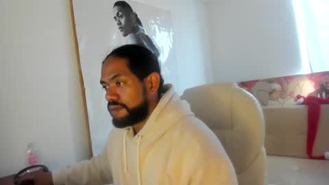 Snapshot of dimitry_muscle chatting on January 3, 12:19 pm dimitry kyle mucle online show from January 3, 12:19 pm