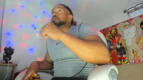 Snapshot of dimitry_muscle chatting on November 1, 10:45 pm dimitry kyle mucle online show from November 1, 10:45 pm