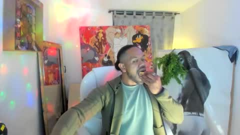 Snapshot of dimitry_muscle chatting on November 17, 1:00 am dimitry kyle mucle online show from November 17, 1:00 am