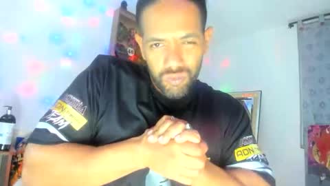 Snapshot of dimitry_muscle chatting on November 27, 11:40 pm dimitry kyle mucle online show from November 27, 11:40 pm