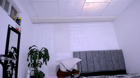 DINA online show from December 21, 8:21 pm