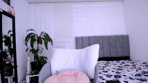 DINA online show from January 8, 7:13 pm