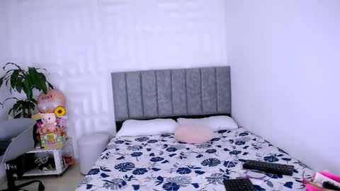 DINA online show from January 10, 3:58 pm