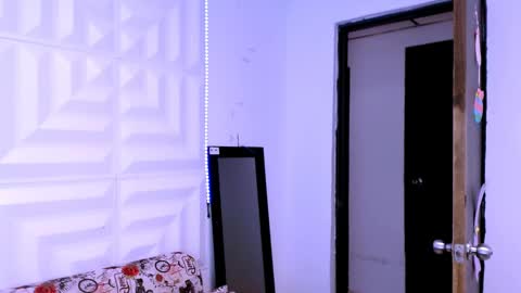 DINA online show from March 12, 6:44 pm