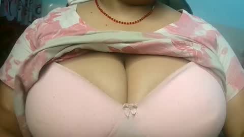 Snapshot of dipa2345 chatting on November 14, 5:11 pm dipa2345 online show from November 14, 5:11 pm