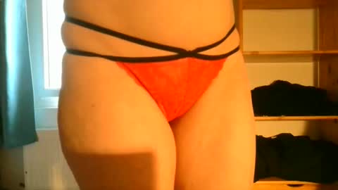 Snapshot of dirrty_girl_ chatting on October 13, 4:18 pm Shelly online show from October 13, 4:18 pm