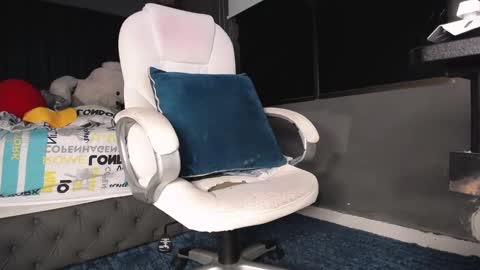 dirty_27cms online show from March 7, 12:37 am