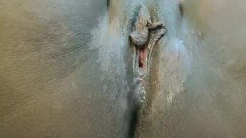 sisi and grovin online show from November 14, 7:40 am