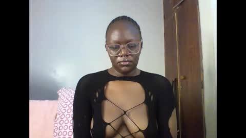 Snapshot of dirty_sweet_2 chatting on December 14, 1:55 am ELLE online show from December 14, 1:55 am