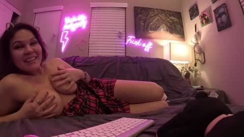 Daisy Love online show from February 3, 9:08 am