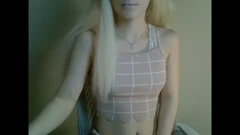 DitaMilton online show from December 17, 3:49 pm