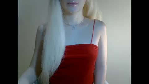 DitaMilton online show from December 19, 8:23 pm