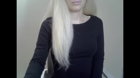 DitaMilton online show from January 8, 9:34 pm