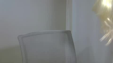 DitaMilton online show from November 20, 10:31 pm