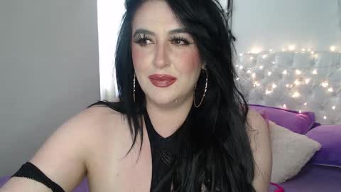ditta_von_teesee_ online show from December 14, 8:18 pm