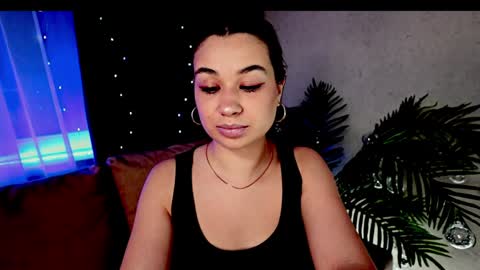 Tia online show from January 3, 9:05 pm