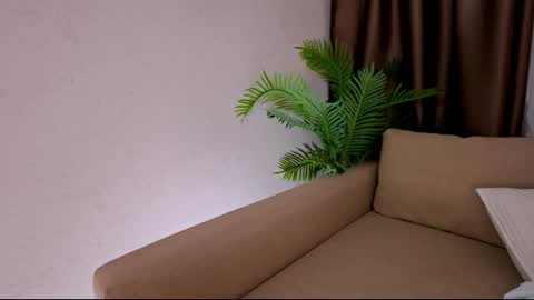 Tia online show from March 1, 4:54 pm