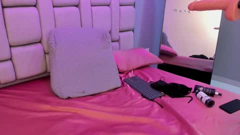 divine_sin online show from November 11, 7:58 pm