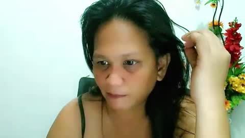 Snapshot of divinegrace10 chatting on February 4, 12:29 am Divine Grace Close To Your Hear online show from February 4, 12:29 am