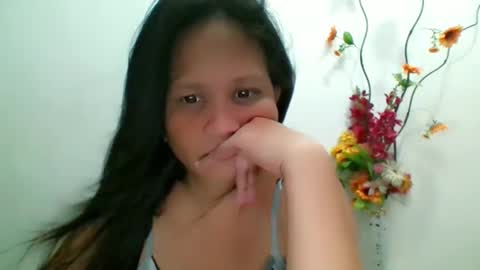 Snapshot of divinegrace10 chatting on February 14, 2:28 am Divine Grace Close To Your Hear online show from February 14, 2:28 am