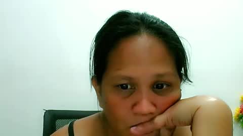 Snapshot of divinegrace10 chatting on February 19, 2:33 am Divine Grace Close To Your Hear online show from February 19, 2:33 am