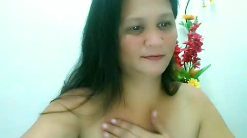 Snapshot of divinegrace10 chatting on March 12, 3:13 am Divine Grace Close To Your Hear online show from March 12, 3:13 am