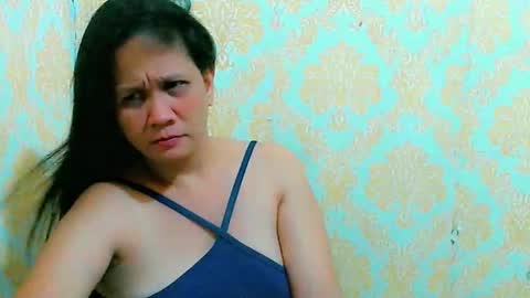 Snapshot of divinegrace10 chatting on November 1, 3:30 am Divine Grace Close To Your Hear online show from November 1, 3:30 am