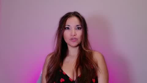 DivineLynn online show from December 1, 4:29 pm