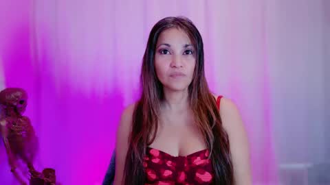 DivineLynn online show from February 4, 3:57 pm