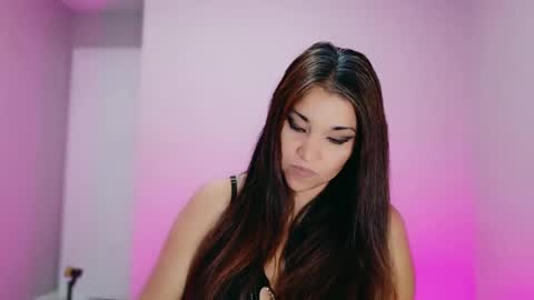 DivineLynn online show from October 29, 7:04 pm