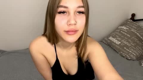 Snapshot of dixiecritchley chatting on October 2, 4:58 pm Stella online show from October 2, 4:58 pm