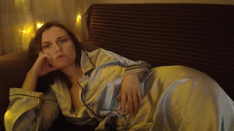 Snapshot of dixiemiller chatting on February 28, 3:15 am Dixiemiller online show from February 28, 3:15 am