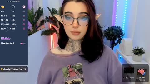 dixipixi_ online show from December 8, 5:29 am